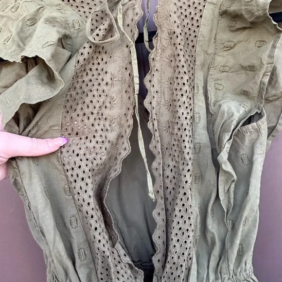 American Eagle Outfitters Eyelet Romper - Picture 4 of 4